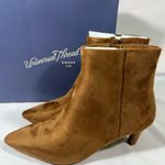 Universal Threads  TAYLOR SUEDE ANKLE BOOTS WOMEN SIDE ZIP, KITTEN HEEL TAN SZ 9 Photo 1