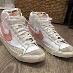 Nike Women’s Blazer Mid Photo 0