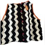 NWT Celmo Sleeveless Reversible Crochet Knitted
Women's Zig Top Bk/White L Black Size L Photo 3