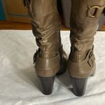 White Mountain  Wo size 7 Tan Heeled Boots with Slouchy Design INSIDE ZIPPERS Photo 9