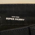 Old Navy  High-Rise Super Skinny Jeans - Black Photo 8