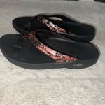 OOFOS Women's Black and Pink Flip Flops Size 8 Photo 1