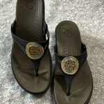 Crocs  Brown‎ Gold Sanrah Flip Flops Thongs Sandals Wedge Size 7 Photo 0