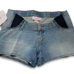Isabel Maternity NWT 4  Under Belly Light Wash Denim Maternity Jean Shorts New Photo 1