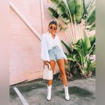 Ymi  High Rise Mom Fit Shorts Distressed Denim‎ 100% Cotton Light Wash
Size 3/26 Photo 11