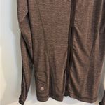 Lululemon grey athletic shirt *accurate sizing on measurements* Size M Photo 3