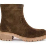 Seven7  Tan Ankle Boots(Size 8) Photo 0