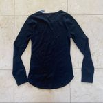 Old Navy  NWT Black Longsleeve Ribbed Tee Sz Medium Photo 4