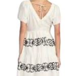 Ivory Short Sleeve V Photo 3