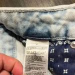 Old Navy Light Wash Denim Shorts with Bandana Print Peek-a-boo Detail High Waisted F3 Photo 4