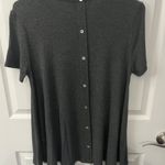 cha cha vente size medium grey short sleeve top Photo 1