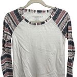 Aeropostale  Womens Sz XS Geo Raglan Graphic Long Sleeve White Lightweight Photo 1