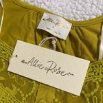 Allie Rose  small women's pear green lace pullover blouse lace detail longsleeve Photo 6