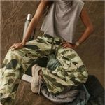 Free People Movement Stadium printed green camo pants drawstring size medium J39 Photo 0