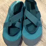 Fit Kicks Women's Crossovers
Teal Active Lifestyle Shoes Size
Medium Lightweight Blue Photo 2