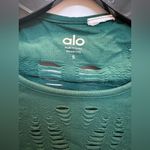 Alo Yoga  wanderer long sleeve top - green shirt Photo 2