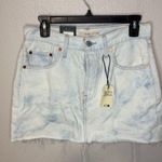 Levi's New NWT iconic denim skirt SIZE 27 Photo 1