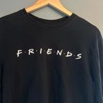 FRIENDS the TV show black long sleeve logo too Size M Photo 1