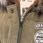 Olive Green Parka with Faux Fur Hood and Lining (M) Size M Photo 5