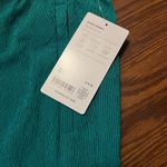 Athleta Womens  Echo Teal Shorts with pockets Photo 1