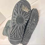 UGG Women's  Classic Short II Sheepskin Boots 1016223 - Black Sz 6 EUC Warm Cute Photo 6