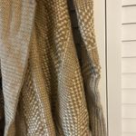 BB Dakota Sweater Photo 3