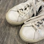 VEJA women’s White and Black Sneakers Photo 6