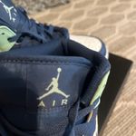 Nike Air Jordan 1 Mid - youth 6.5 Photo 6