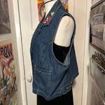 Unique Vintage Vintage Blue Denim Cotton Plus Size Floral Vest Photo 4