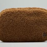 Lululemon Everywhere Belt Bag
Fleece Photo 4