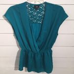 ⭐️ Emerald green lace flowy neckline blouse teal Size M Photo 3
