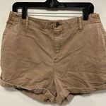 Old Navy shorts! Women’s brown tan khaki every day shorts size medium! Photo 2
