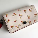 Coach  Dinky Glovetanned Leather Chalk White Cherry Print Clutch Crossbody 21635 Photo 4
