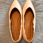 Esprit White Flats Photo 0