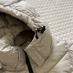 BCBGMAXAZRIA NWOT BCBG MAXAZRIA Women Hood Chevron Quilted Puffer Coat Size M Beige Photo 8