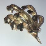 Monet  Gold Tone Floral Spray Vintage Brooch Shoulder Pin Photo 1