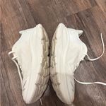 Hoka  Clifton 10 in White Size 7 Women’s / 5.5Y Photo 3