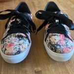 Dirty Laundry 8.5 floral Photo 1