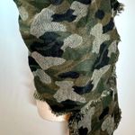 Bebe  asymmetrical blanket shawl Green & Black Camo Photo 3