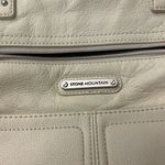 Stone Mountain Accessories Cream Shoulder Bag Photo 4