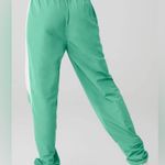 Alo Yoga Racetrack Pant in Lettuce/White Photo 8