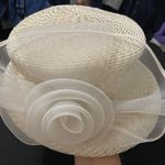 AUGUST Elegant Cream Hat Floral Tülle Gold Accent Church Hat Downton ABBY STYLE Photo 6