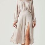 ASTR NWOT the label MARIN DOLMAN SLEEVE MIDI DRESS champagne Photo 0