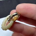 Signed Avon Ivory Color & Gold Tone Clip On Earrings Photo 3