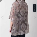 BKE ‎ boutique women’s medium velvet cardigan Photo 8