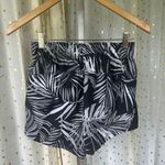 Athletic Works Women's Hawaiian Tropical Leaves Monstera Palm Running Shorts XS Photo 3