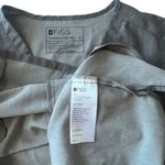 FIGS  Casma Three Pocket Scrub Top Size Small Graphite Womens… Photo 9