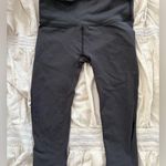 Lululemon women’s lulu lemon capris Photo 0