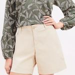 Loft NWT  Monroe 6" Chino Shorts In‎ Cream Size 6 Photo 0