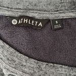 Athleta Womens Active Sweatshirt Top Long Sleeve Stretch Thumbhole Gray Small Photo 3